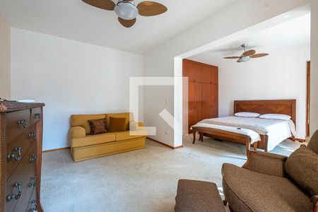 Suíte de casa à venda com 3 quartos, 320m² em Vila Madalena, São Paulo