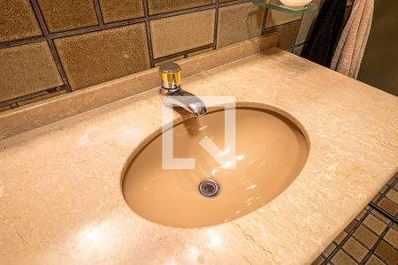 Casa à venda com 320m², 3 quartos e 4 vagasBanheiro Social 1