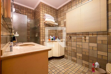 Casa à venda com 320m², 3 quartos e 4 vagasBanheiro Social 1