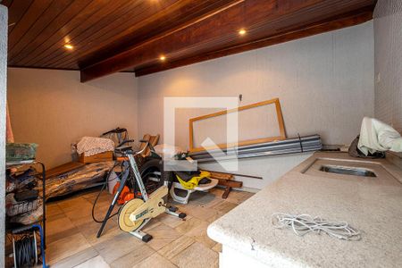 Casa à venda com 320m², 3 quartos e 4 vagasQuintal - Área Coberta