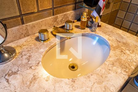 Casa à venda com 320m², 3 quartos e 4 vagasSuíte - Banheiro