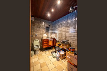 Casa à venda com 320m², 3 quartos e 4 vagasQuintal - Banheiro