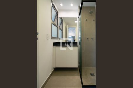 Banheiro  de kitnet/studio para alugar com 1 quarto, 24m² em Consolação, São Paulo