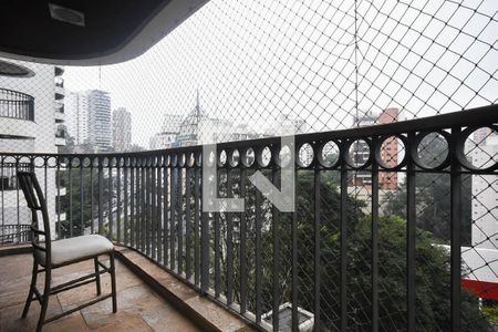Apartamento à venda com 198m², 4 quartos e 3 vagasVaranda