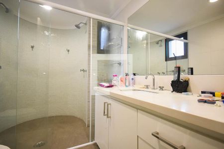 Apartamento à venda com 198m², 4 quartos e 3 vagasBanheiro suíte 3