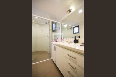 Apartamento à venda com 198m², 4 quartos e 3 vagasBanheiro suíte 3