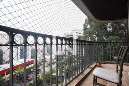 Apartamento à venda com 198m², 4 quartos e 3 vagasVaranda
