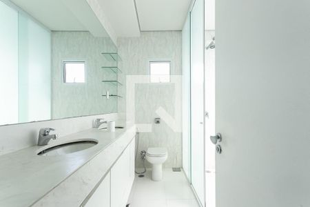 Casa à venda com 350m², 3 quartos e 2 vagasBanheiro da Suíte