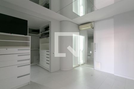 Casa à venda com 350m², 3 quartos e 2 vagasSuíte