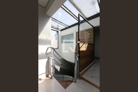 Casa à venda com 350m², 3 quartos e 2 vagasCorredor