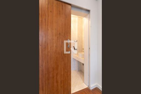 Casa à venda com 350m², 3 quartos e 2 vagasLavabo