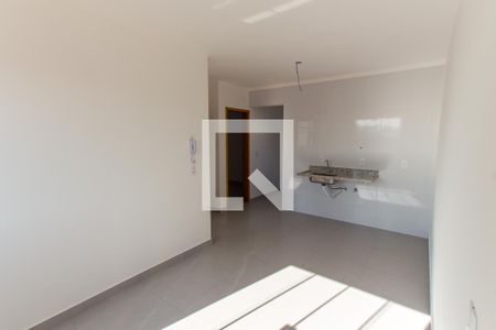 Sala e Cozinha de casa de condomínio à venda com 2 quartos, 42m² em Vila Isolina Mazzei, São Paulo
