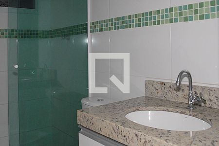 Banheiro de casa de condomínio para alugar com 1 quarto, 36m² em Parada Inglesa, São Paulo