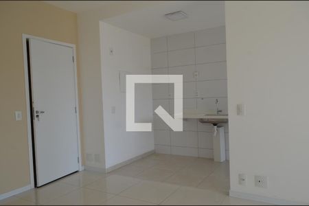 Sala de apartamento para alugar com 2 quartos, 58m² em Taquara, Rio de Janeiro