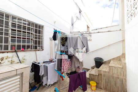 Casa à venda com 107m², 2 quartos e 1 vagaÁrea de serviço