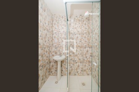 Casa para alugar com 60m², 2 quartos e 1 vaga Casa para alugar com 60m², 2 quartos e 1 vagaBanheiro