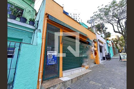 Fachada de casa à venda com 3 quartos, 250m² em Bela Vista, São Paulo