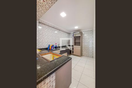 Casa à venda com 143m², 3 quartos e 3 vagas Casa à venda com 143m², 3 quartos e 3 vagasCozinha