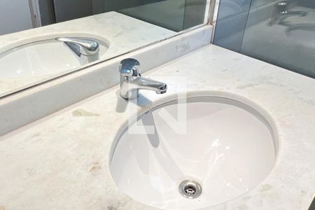 Apartamento à venda com 198m², 3 quartos e 3 vagasBanheiro da Suíte 2