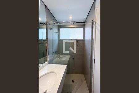 Apartamento à venda com 198m², 3 quartos e 3 vagasBanheiro da Suíte 2