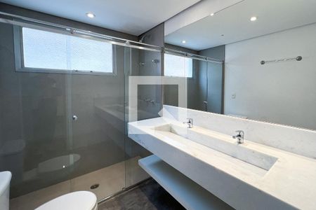 Apartamento à venda com 198m², 3 quartos e 3 vagasBanheiro da Suíte 1