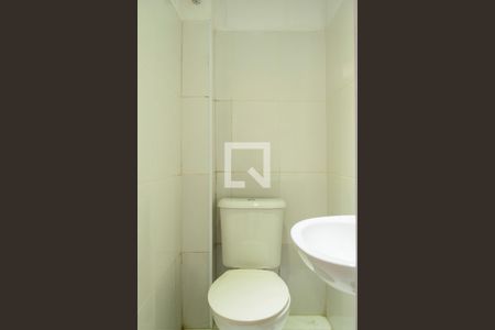 Banheiro de kitnet/studio para alugar com 1 quarto, 24m² em Mandaqui, São Paulo
