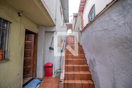 Casa à venda com 250m², 2 quartos e sem vagaQuintal - Fundos