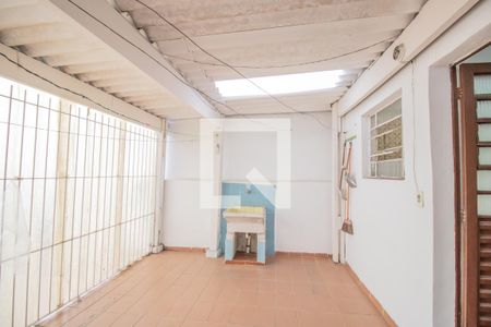 Casa à venda com 250m², 2 quartos e sem vagaQuintal e Área de Serviço