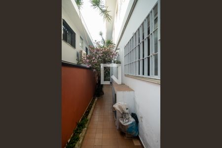 Casa para alugar com 145m², 3 quartos e 2 vagas Casa para alugar com 145m², 3 quartos e 2 vagasCorredor Lateral