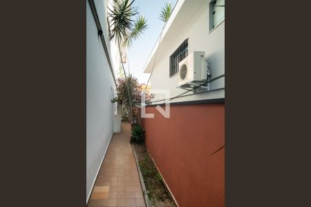 Casa para alugar com 145m², 3 quartos e 2 vagas Casa para alugar com 145m², 3 quartos e 2 vagasCorredor Lateral