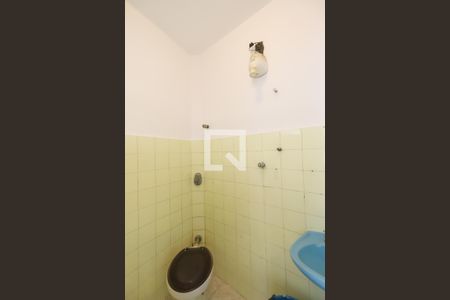 Casa à venda com 160m², 3 quartos e 2 vagas Casa à venda com 160m², 3 quartos e 2 vagasBanheiro de Serviço