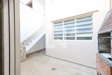Casa à venda com 160m², 3 quartos e 2 vagas Casa à venda com 160m², 3 quartos e 2 vagasVista