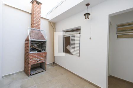 Casa à venda com 160m², 3 quartos e 2 vagas Casa à venda com 160m², 3 quartos e 2 vagasQuintal
