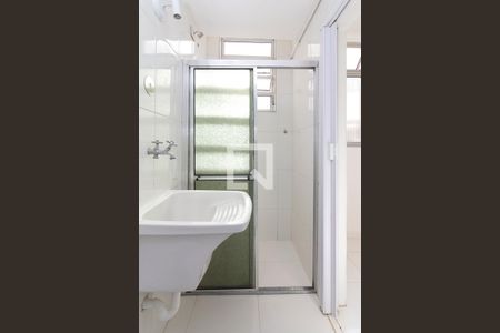 Banheiro de kitnet/studio à venda com 1 quarto, 29m² em Água Branca, São Paulo