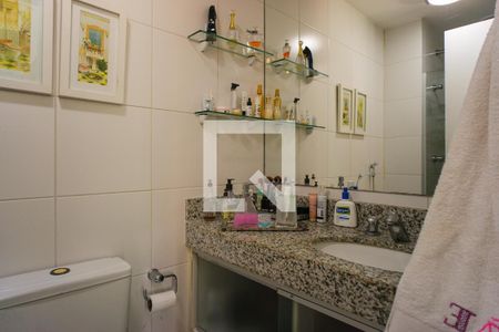 Apartamento à venda com 80m², 2 quartos e 1 vagaBanheiro da Suíte