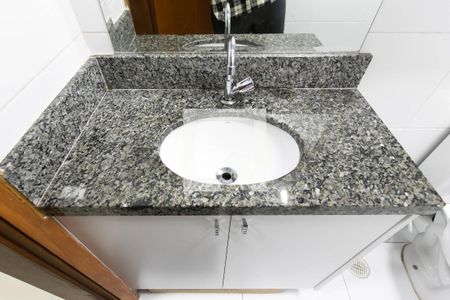 Apartamento para alugar com 34m², 1 quarto e sem vagaDetalhe banheiro