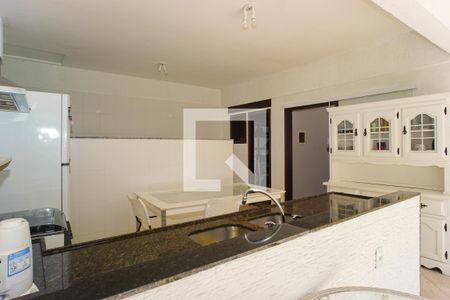 Casa à venda com 264m², 3 quartos e 3 vagasCozinha e Área de Serviço