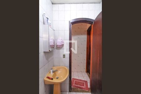 Casa à venda com 180m², 3 quartos e 3 vagas Casa à venda com 180m², 3 quartos e 3 vagasBanheiro de Serviço