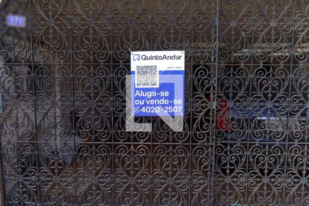 Casa à venda com 180m², 3 quartos e 3 vagas Casa à venda com 180m², 3 quartos e 3 vagasPlaquinha