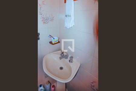 Casa à venda com 180m², 3 quartos e 3 vagas Casa à venda com 180m², 3 quartos e 3 vagasBanheiro 4