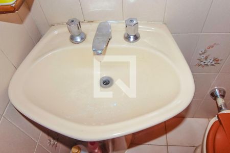 Casa à venda com 180m², 3 quartos e 3 vagas Casa à venda com 180m², 3 quartos e 3 vagasBanheiro 4