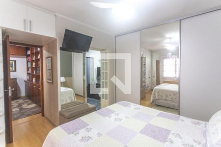 Casa à venda com 237m², 4 quartos e 3 vagasSuíte 1