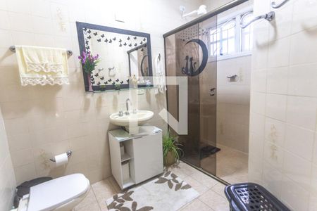 Casa à venda com 237m², 4 quartos e 3 vagasBanheiro social