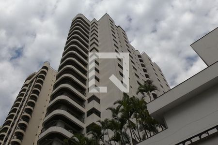 Apartamento à venda com 175m², 3 quartos e 4 vagasFachada