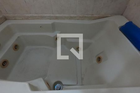 Apartamento à venda com 175m², 3 quartos e 4 vagasBanheiro da Suíte 2