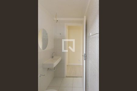 Banheiro de apartamento para alugar com 3 quartos, 58m² em Jardim do Lago Continuação, Campinas