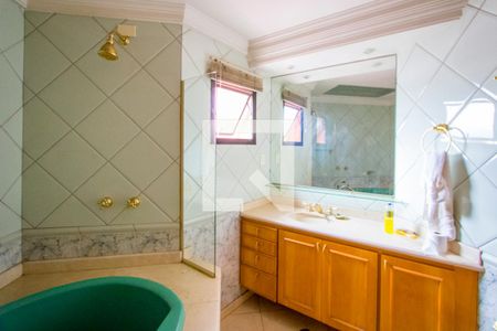 Apartamento para alugar com 170m², 3 quartos e 2 vagasBanheiro do quarto 1