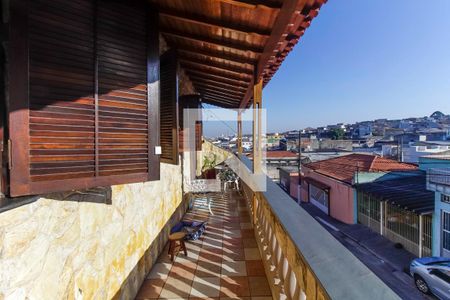 Sacada de casa à venda com 4 quartos, 130m² em Vila Tolstoi, São Paulo