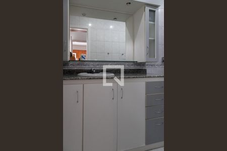 Casa de condomínio à venda com 240m², 4 quartos e 2 vagasBanheiro da suíte 1