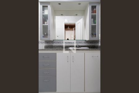 Casa de condomínio à venda com 240m², 4 quartos e 2 vagasBanheiro da suíte 2